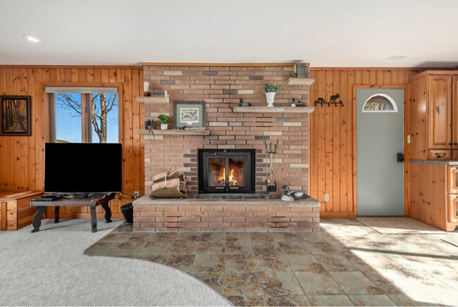 Building Photo - 2120 Walleye Ln