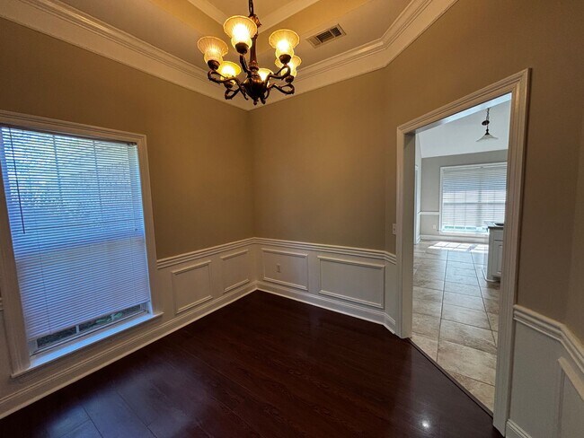 Building Photo - 410 Abbey Woods