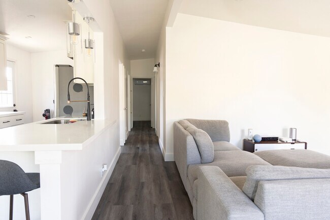 Foto del edificio - 1419 Rollingwood Dr