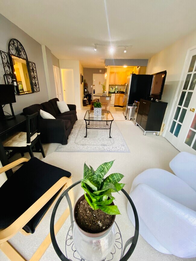 Living room - 1239 Vermont Ave NW
