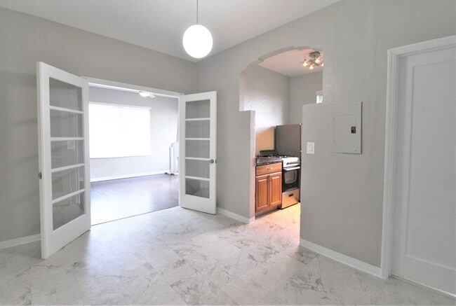 Building Photo - Helios Apartments Miami Beach