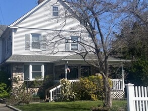 Building Photo - 19 Mill Ln