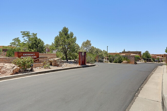 Building Photo - 6215 Goldfield Pl NE