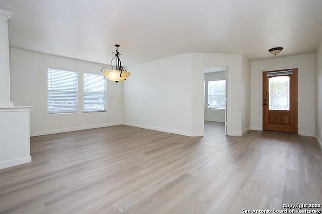 Building Photo - 10002 Powderhouse Dr