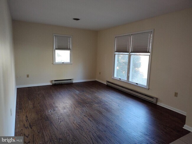 Building Photo - 7057 Dogwood Terrace