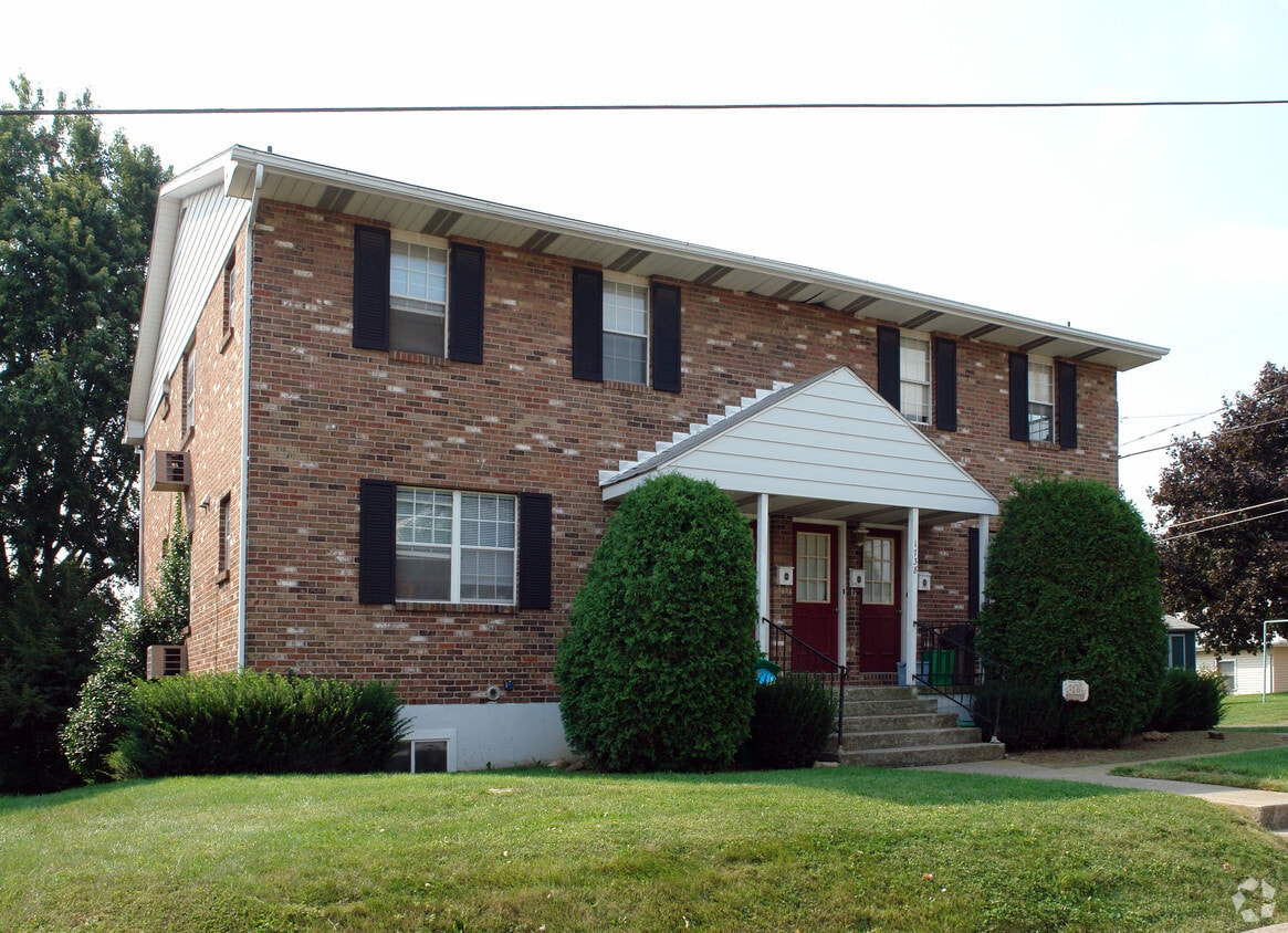 17361738 W Cedar St, Allentown, PA 18104 Apartments Allentown, PA
