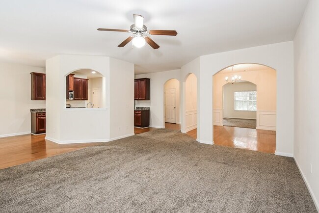 Building Photo - 4740 Hopewell Manor Dr