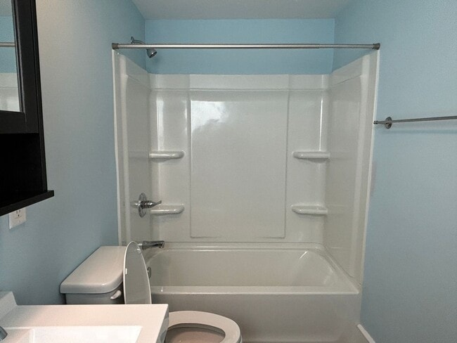 Foto del edificio - 2 Bed, 2.5 Bath – Second-Story Laundry & Walkable Park Location