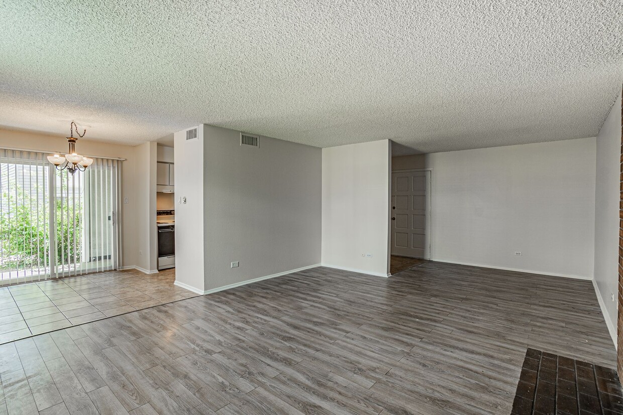 Foto principal - Cozy 2 Bed 2 Bath Condo on the main floor ...