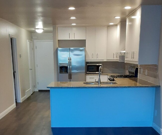 Foto del edificio - 1170 S Foothill Dr
