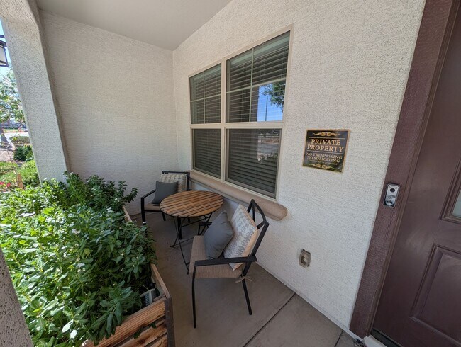 Building Photo - 3 Bedroom Townhome in the Fincher Fields C...