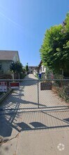 Building Photo - 3221 1/2 Andrita St