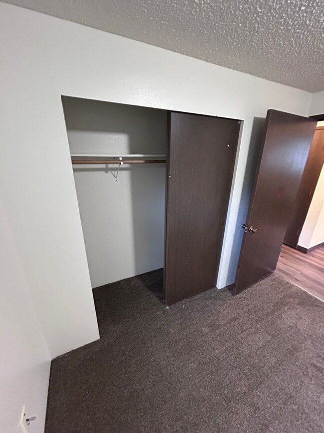 Building Photo - 401 Ranch Rd