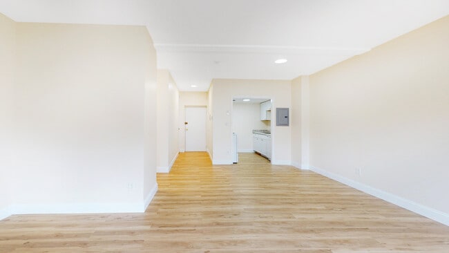 Building Photo - 525 Highland Ave