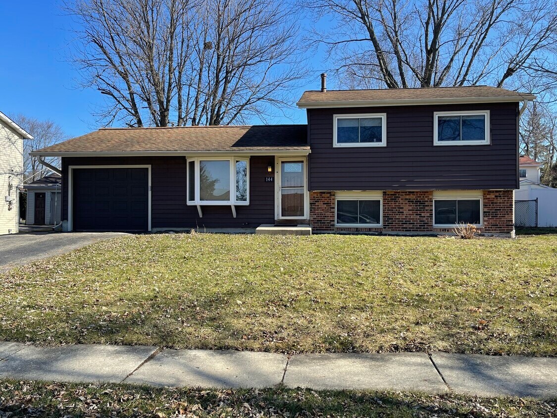 144 Monterey Dr, Bolingbrook, IL 60440 House Rental in Bolingbrook