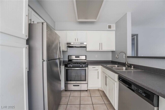 Building Photo - 5211 Caspian Springs Dr