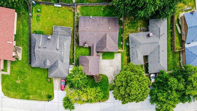 Building Photo - 8710 Parkway Forest Dr