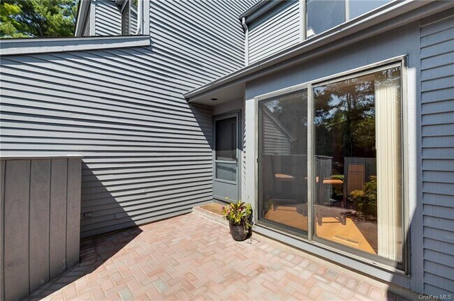Building Photo - 4 Indian Cove Rd