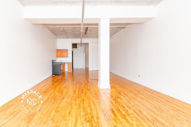 Foto del edificio - 1087 Flushing Ave