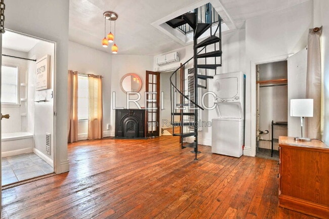 Building Photo - 710 Rubel Ave