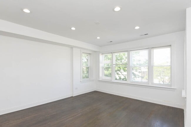 Building Photo - 3759 N Kimball Ave