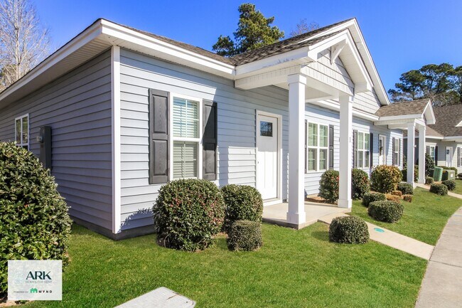 Building Photo - 71 Highland Forest Cir