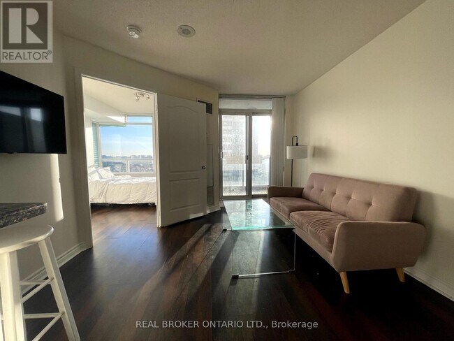 Building Photo - 407-1-1001 Rean Dr