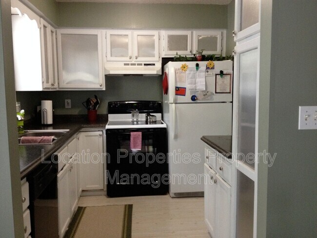 Foto del edificio - 331 Clayton Ct