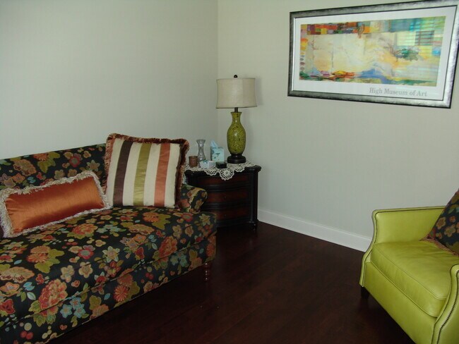 Building Photo - Beautiful Evans 3BR plus Loft  Landsacpe C...
