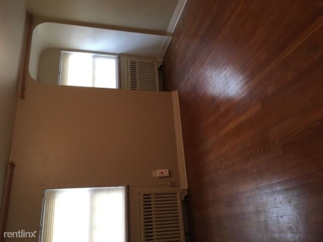 Building Photo - 3 br, 1.5 bath Townhome - 145 Cedar Blvd