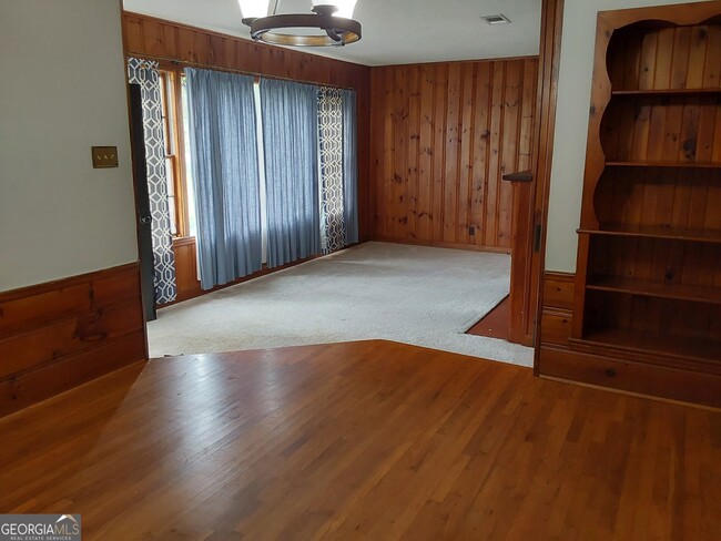 Building Photo - 1513 Highland Ave