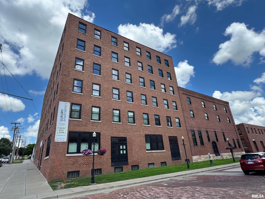 Foto principal - 511 Pershing Ave