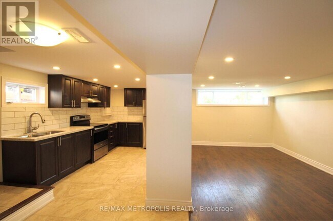 Building Photo - 82 Lanyard Rd