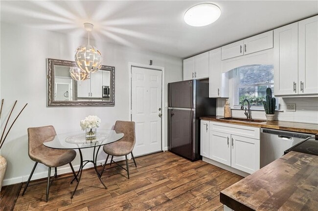 Foto del edificio - 2897 White Oak Dr
