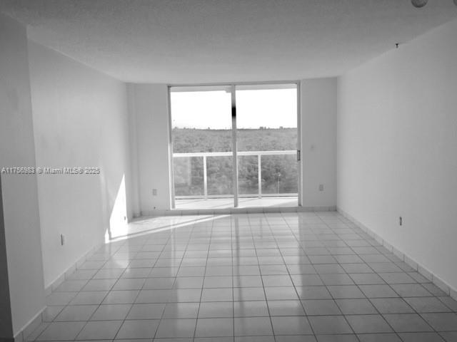 Foto del edificio - 2841 NE 163rd St