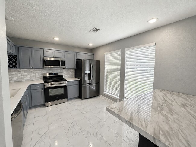 Foto del edificio - 21454 Park Bishop Dr