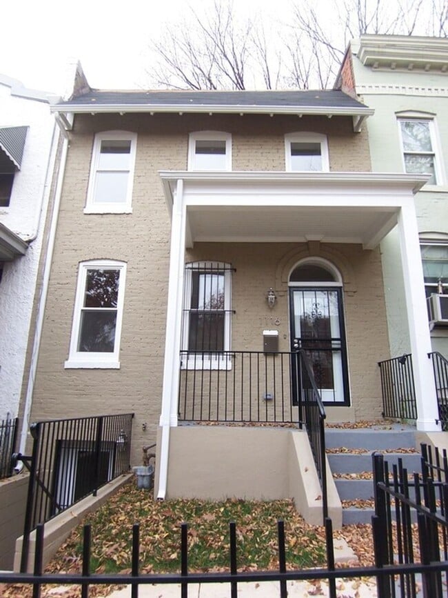 Updated 2BR English Basement in H Street Corridor with Off Street Parking - Updated 2BR English Basement in H Street Corridor with Off Street Parking Townhome