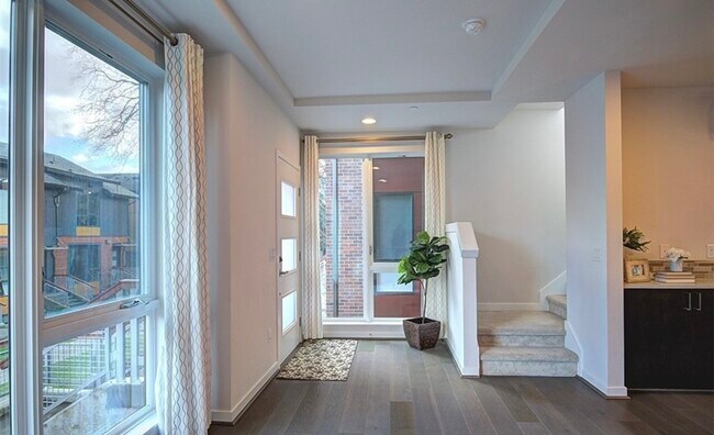 Foto del edificio - 6546 32nd Ave NE