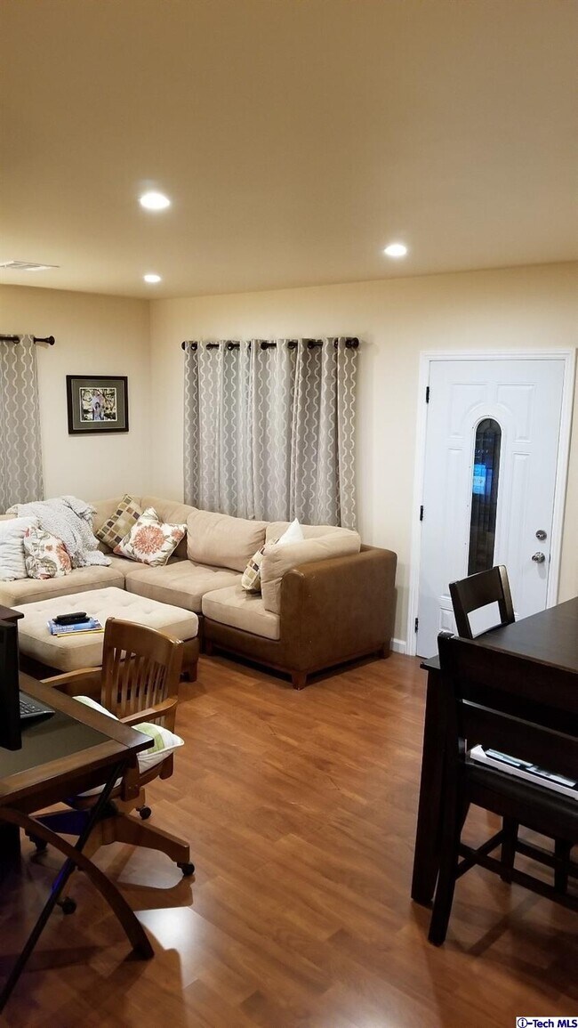 Building Photo - 410 N Adams St