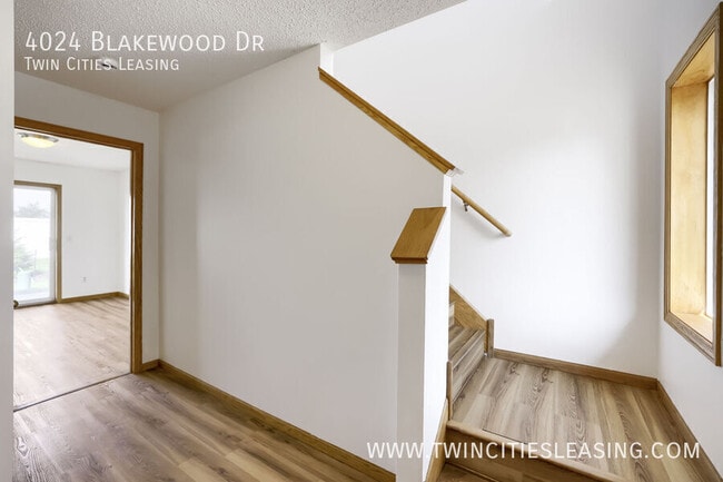 Foto del edificio - 4024 Blakewood Dr