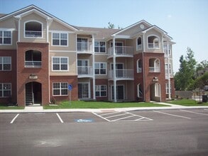 Building Photo - Crooked Creek