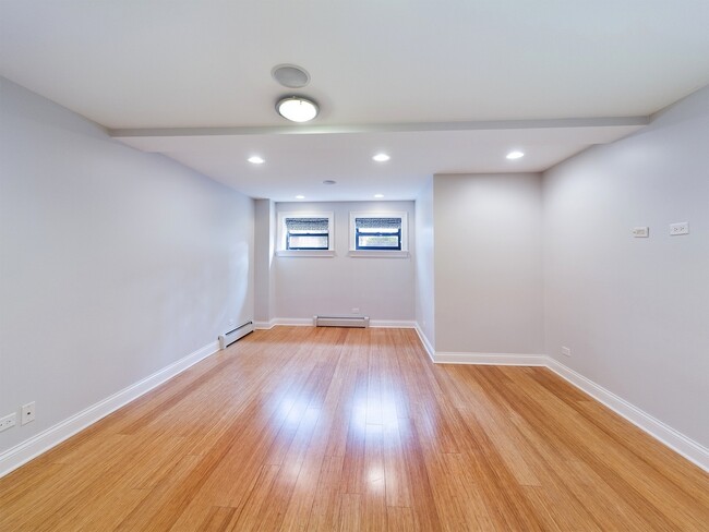 Foto del edificio - 632 W Barry Ave