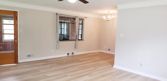 Foto del edificio - 9628 Delray Dr