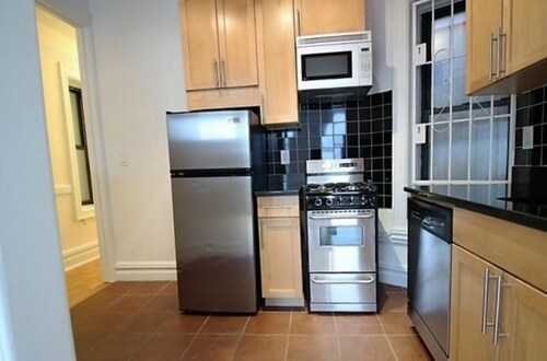 Foto del edificio - 68 W 9th St