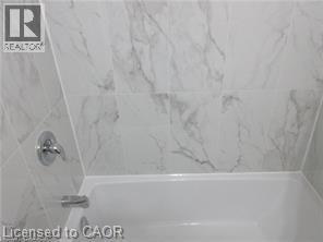 Photo du bâtiment - 221 1/2 Kenilworth Ave N
