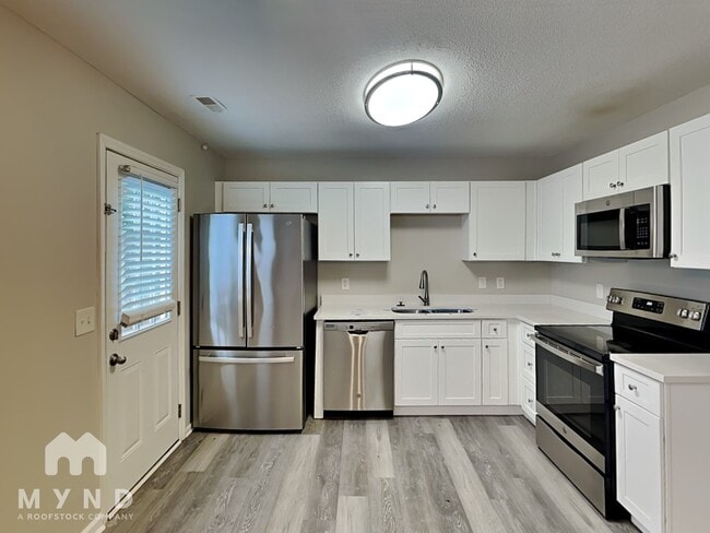 Building Photo - 5010 Boyd Dr