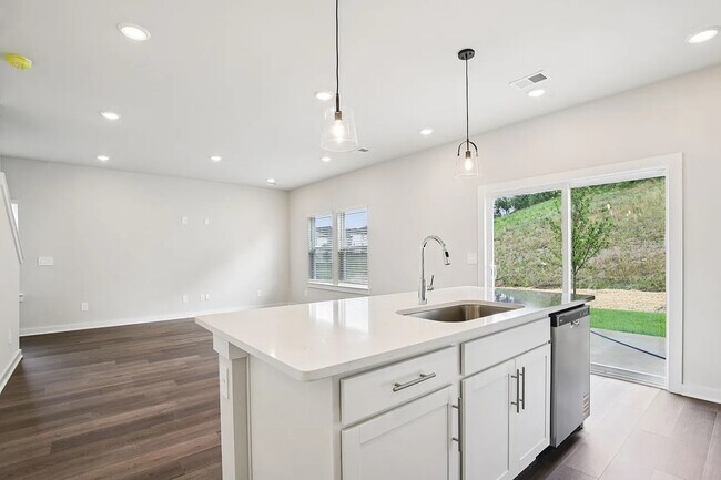 Building Photo - 1757 Flora Grv