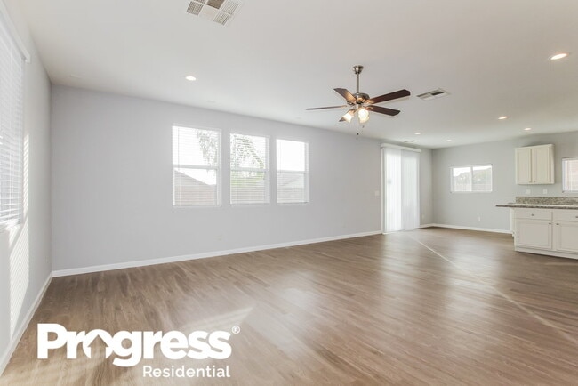 Building Photo - 3029 E Gannon Ridge Ave