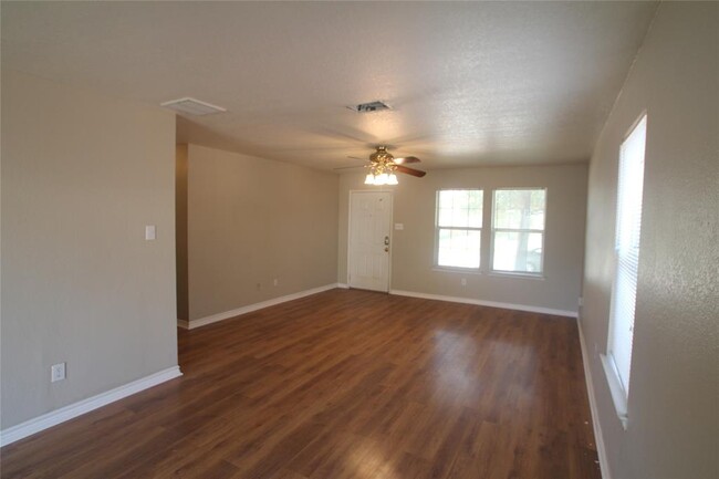 Building Photo - 22802 Sugar Bear Dr