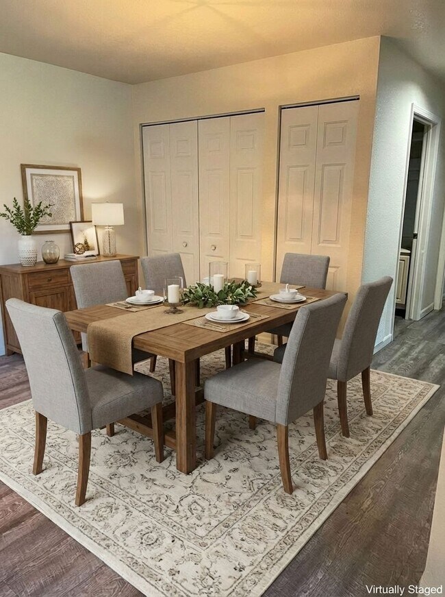 Foto del edificio - CLEAR CREEK APARTMENTS